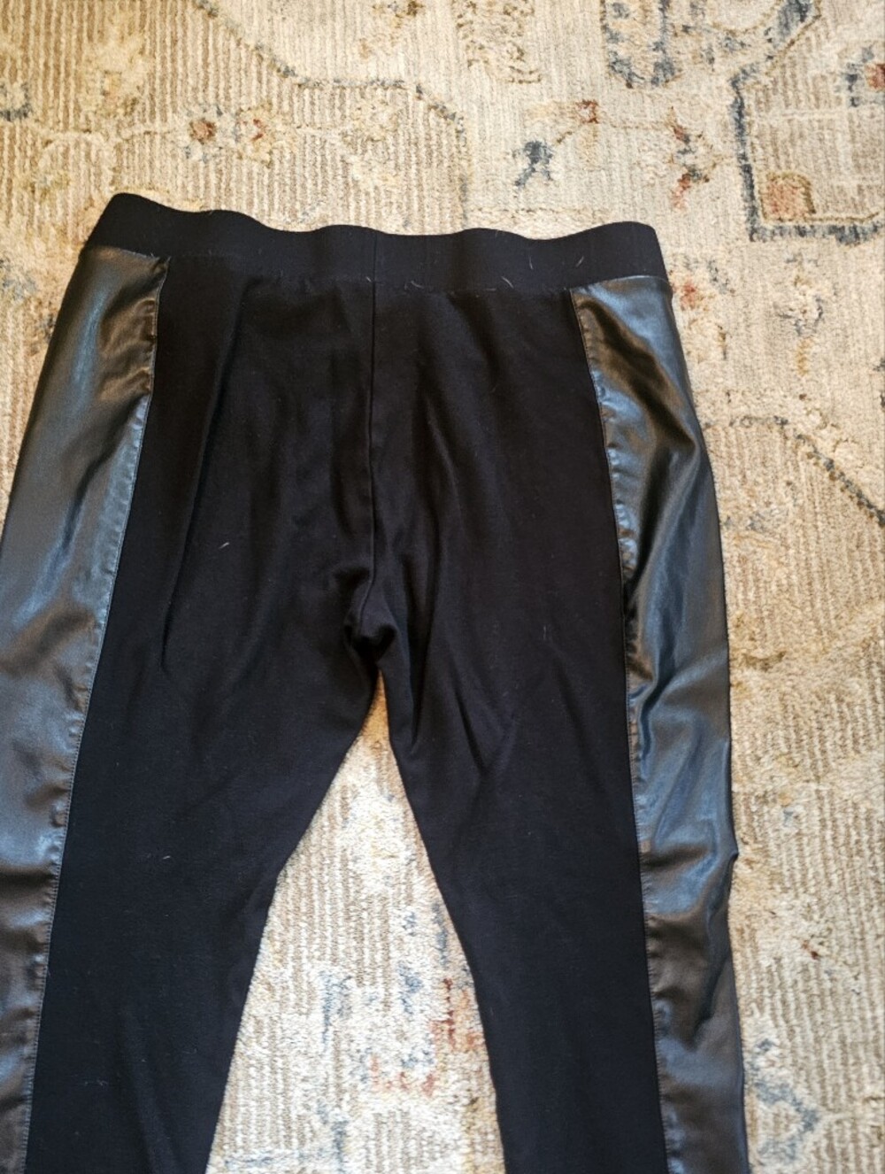 Cabi Faux Leather Leggings Sz Xl With 28" Inseam, In Good Condition! - Picture 2 of 5